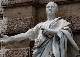 Προβλέπω  να γίνεται  πάλι επίκαιρος  ο Κικέρων!…
