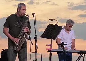 Οι Melostalgia  στην πλατεία του Φαναρίου