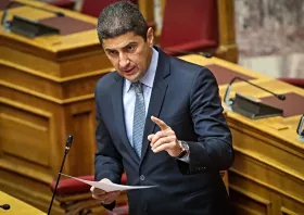 Εξοικονόμηση ενέργειας ζητάει  ο υφυπουργός Αθλητισμού Λ. Αυγενάκης