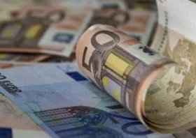 Συντάξεις και επιδόματα: Πότε καταβάλλονται