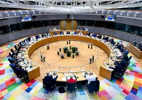 Η Ευρώπη πρέπει  να καταστεί πιο υπεύθυνη για την άμυνά της  και καλύτερα εξοπλισμένη