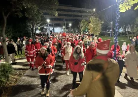 Κομοτηνή: Αγιοβασιληδες έτρεξαν για καλό σκοπό 