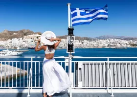 Ερευνα για τα εισιτήρια πλοίων: Το ταξίδι Αγγλία – Ολλανδία κοστίζει πολύ φθηνότερα από το Ιος – Νάξος