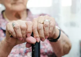 Προσποιήθηκαν υπαλλήλους ενέργειας, εξαπάτησαν ηλικιωμένη στην Καβάλα