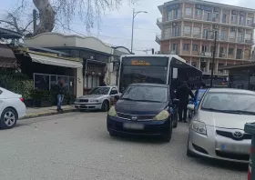Ένας παράνομος, πολλοί μπλοκαρισμένοι