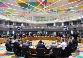 Η διπλή μάχη  της Ευρώπης κατά  του αθέμιτου ανταγωνισμού