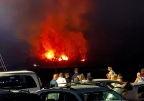 Σε ύφεση η πυρκαγιά στη Θάσο – ολονύχτια μάχη με τις φλόγες