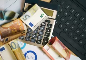 Βγαίνουν τα voucher ανέργων και εργαζομένων έως 4 Ιουλίου 2025