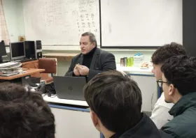 Ο Ευριπίδης Στυλιανίδης προετοίμασε μαθητές του 2ου Λυκείου για τη Βουλή των Εφήβων