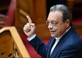 Σ. Φάμελλος: «Φτωχοί οι πολίτες, πλούσια τα καρτέλ και οι γαλάζιες ακρίδες»