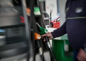 Fuel pass 2026: Ανοίγουν οι αιτήσεις, πώς ενεργοποιείται το voucher