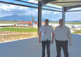 Στη σχολή εκπαίδευσης πιλότων Egnatia Aviation ο αντιπεριφερειάρχης Ανάπτυξης Αλ. Ιωσηφίδης