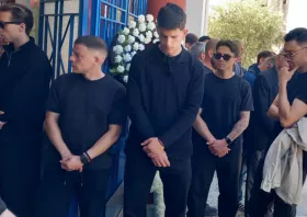Σε κλίμα βαθιάς θλίψης το τελευταίο αντίο στον Γιάννη Σακάρη