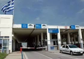 Κήποι: Χειροπέδες σε αλλοδαπό οδηγό φορτηγού με πλαστά έγγραφα