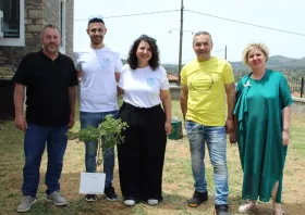 Συμβολική δενδροφύτευση στην αυλή του Πολιτιστικού Συλλόγου Κίρκης