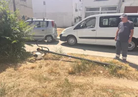 Κομοτηνή: Έπεσε κολώνα οδοφωτισμού στην πλατεία Διονυσίου