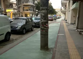 Κομοτηνή: Κολώνα πάνω σε νέο ποδηλατόδρομο δημιουργεί απορίες
