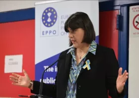 Λάουρα Κοβέσι: «Η διαφθορά σκοτώνει και αυτό συνέβη και στα Τέμπη - Ακρωνύμιο διαφθοράς ο ΟΠΕΚΕΠΕ»