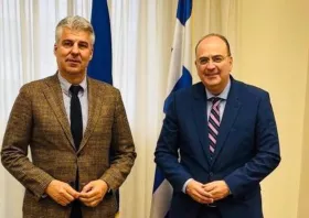 Ανησυχία για τον αφθώδη πυρετό σε ΠΑΜΘ: Επικοινωνία Λαζαρίδη – Τοψίδη 