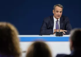 Ηχηρή διαμαρτυρία του Συνδέσμου Ημερήσιων Περιφερειακών Εφημερίδων για τη συνέντευξη Τύπου του πρωθυπουργού