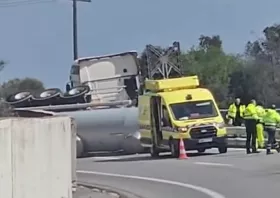 Καβάλα: Βυτιοφόρο όχημα ανατράπηκε πάνω στην Εγνατία Οδό