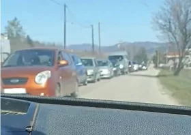 Κυκλοφοριακό κομφούζιο στην Πάνδροσο – ΒΙΝΤΕΟ