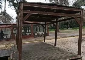Φθορές στο αναψυκτήριο του πάρκου Αγίας Παρασκευής