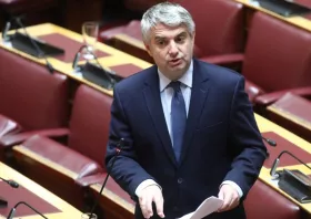 Ο Κωνσταντινόπουλος μετά τη διαγραφή παραδίδει την έδρα στο ΠΑΣΟΚ: «Δεν θα πάω σε κανένα κόμμα, επιστρέφω στην κανονικότητα της ζωής μου»