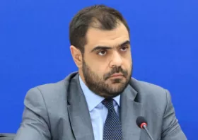 Καταργείται η χορήγηση άδειας διαμονής για όσους διαμένουν 7 χρόνια παράνομα στη χώρα