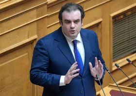 Κ. Πιερρακάκης: Μηδενίζονται όλες οι χρεώσεις στα ATM