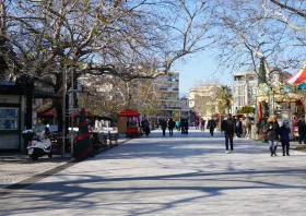 Ενημέρωση για μίσθωση κοινόχρηστων χώρων της πλατείας Ειρήνης