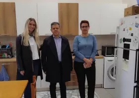 Η Ποτοποιία – Οινοποιία Θράκης ανακαίνισε την κουζίνα του Ειδικού Δημοτικού Κομοτηνής