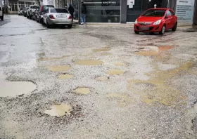 «Βομβαρδισμένοι» οι δρόμοι στις Σάπες – Παράπονα αναγνωστών