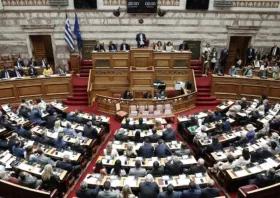 Βουλή: Ψηφίστηκε ο νέος αναπτυξιακός νόμος