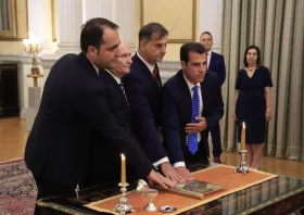 Ορκίστηκαν τα νέα μέλη της κυβέρνησης στο Προεδρικό Μέγαρο