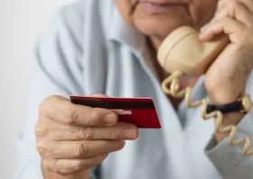 Νέα τηλεφωνική απάτη στην Κομοτηνή – Έκλεψαν χρυσαφικά από ηλικιωμένη