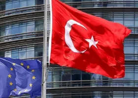 Έκθεση Κομισιόν για Τουρκία: Ανησυχητική η οπισθοδρόμηση στο κράτος δικαίου και τα θεμελιώδη δικαιώματα