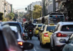 Τρίτος γύρος ειδοποιητηρίων: Πάνω από 80.000 για ανασφάλιστα οχήματα και απλήρωτα τέλη