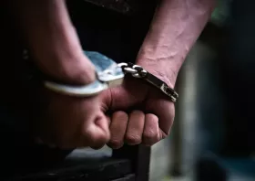 Αλεξανδρούπολη: Χειροπέδες σε δύο ημεδαπούς για διάρρηξη εκκλησίας και κατοχή ναρκωτικών