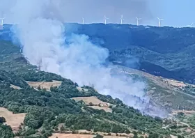 Ροδόπη: Δασική πυρκαγιά στη Χλόη – Σηκώθηκαν ήδη 6 εναέρια μέσα