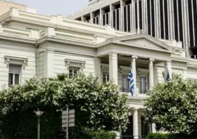 Εκπρόσωπος ΥΠΕΞ: Δεν μπορούσαμε να μη στηρίξουμε την Ουκρανία