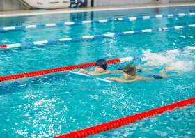 Υποχρεωτικό μάθημα η κολύμβηση σε Γ’ και Δ’ Δημοτικού