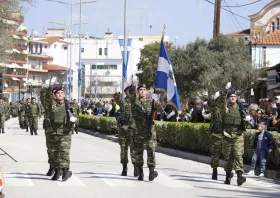 Συγκίνηση στη παρέλαση της 25ης Μαρτίου στην Κομοτηνή 