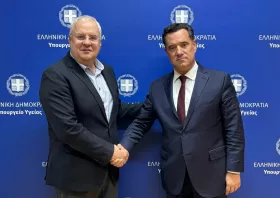 Με τον υπουργό Υγείας Άδωνι Γεωργιάδη συναντήθηκε ο Ιλχάν Αχμέτ