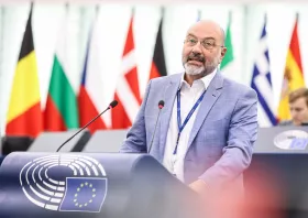 Σ. Αρναούτογλου:  Η Κομισιόν βάζει «φρένο» στον Ερντογάν  και στην Τουρκία