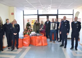 Γιορτινές πράξεις αγάπης και αλληλεγγύης από την Ελληνική Αστυνομία
