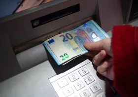 ΔΥΠΑ: Από 2 Απριλίου η προπληρωμή επιδομάτων, παροχών και Δώρου Πάσχα