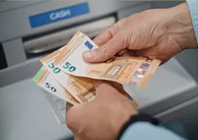 Τράπεζες: Τέλος οι χρεώσεις μέσω ΔΙΑΣ στα ΑΤΜ από 11 Αυγούστου - Δείτε αναλυτικά τι θα ισχύει