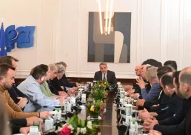 Ολοκληρώθηκε η συνάντηση Μητσοτάκη με τους αγρότες – Βελτιώσεις στα μέτρα που έχουν ήδη ανακοινωθεί