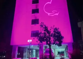 Φωταγώγηση του κτιρίου της Περιφερειακής Ενότητας Ροδόπης για την Παγκόσμια Ημέρα της Γυναίκας